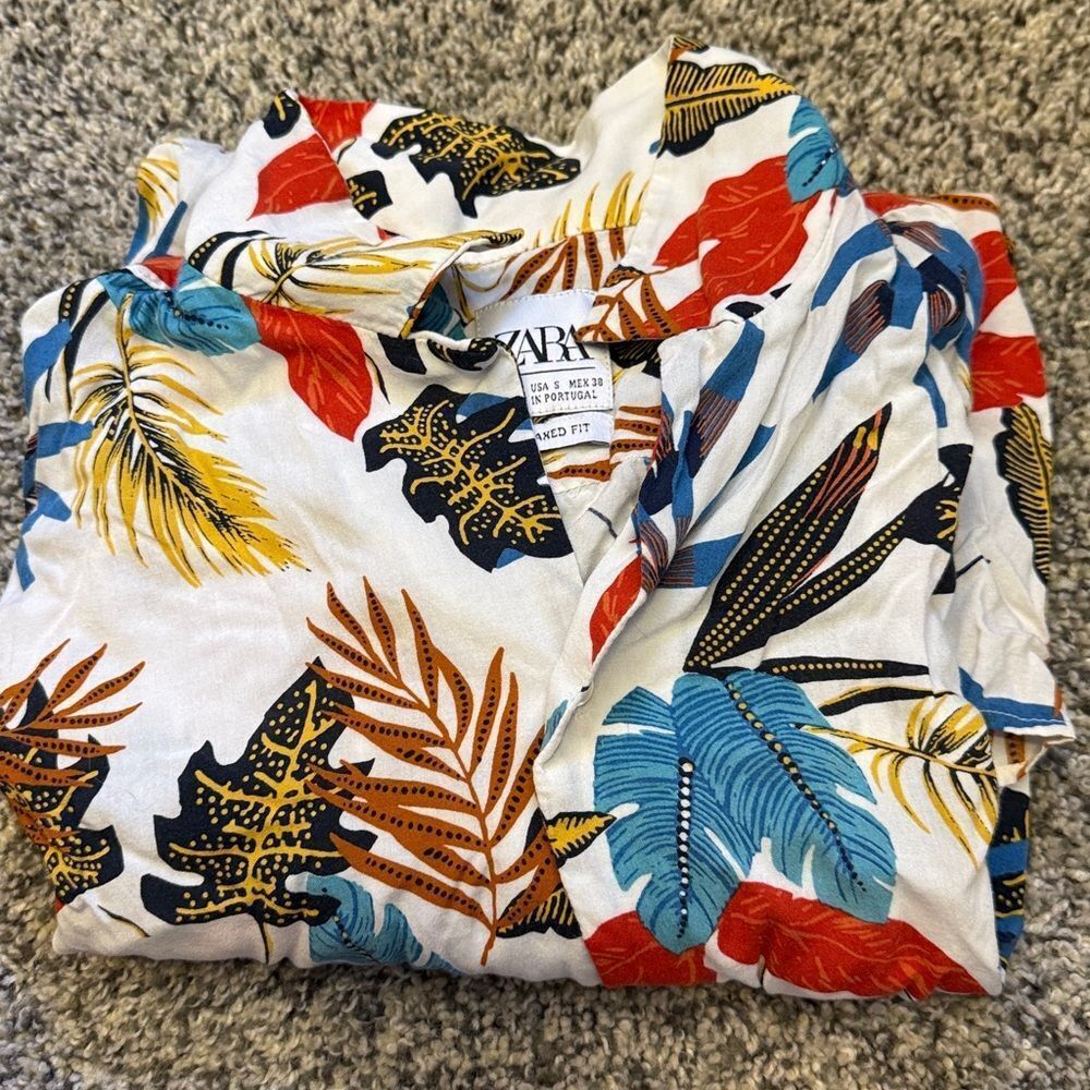 Zara Short Sleeve Buttondown shirt Men’s small